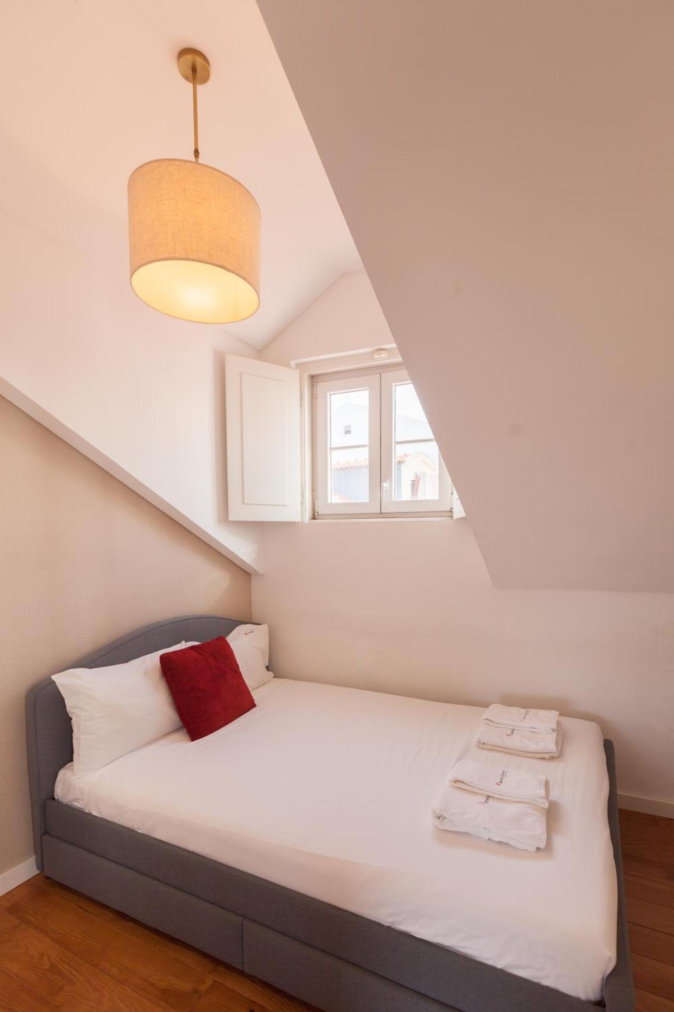 Flh Portas Do Sol Duplex With Terrace Apartment Lisbon Exterior photo