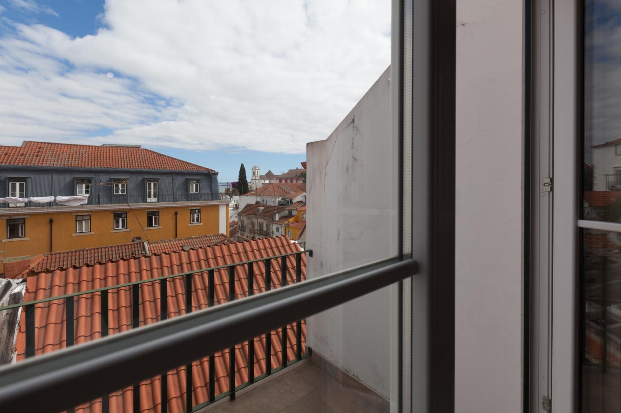 Flh Portas Do Sol Duplex With Terrace Apartment Lisbon Exterior photo