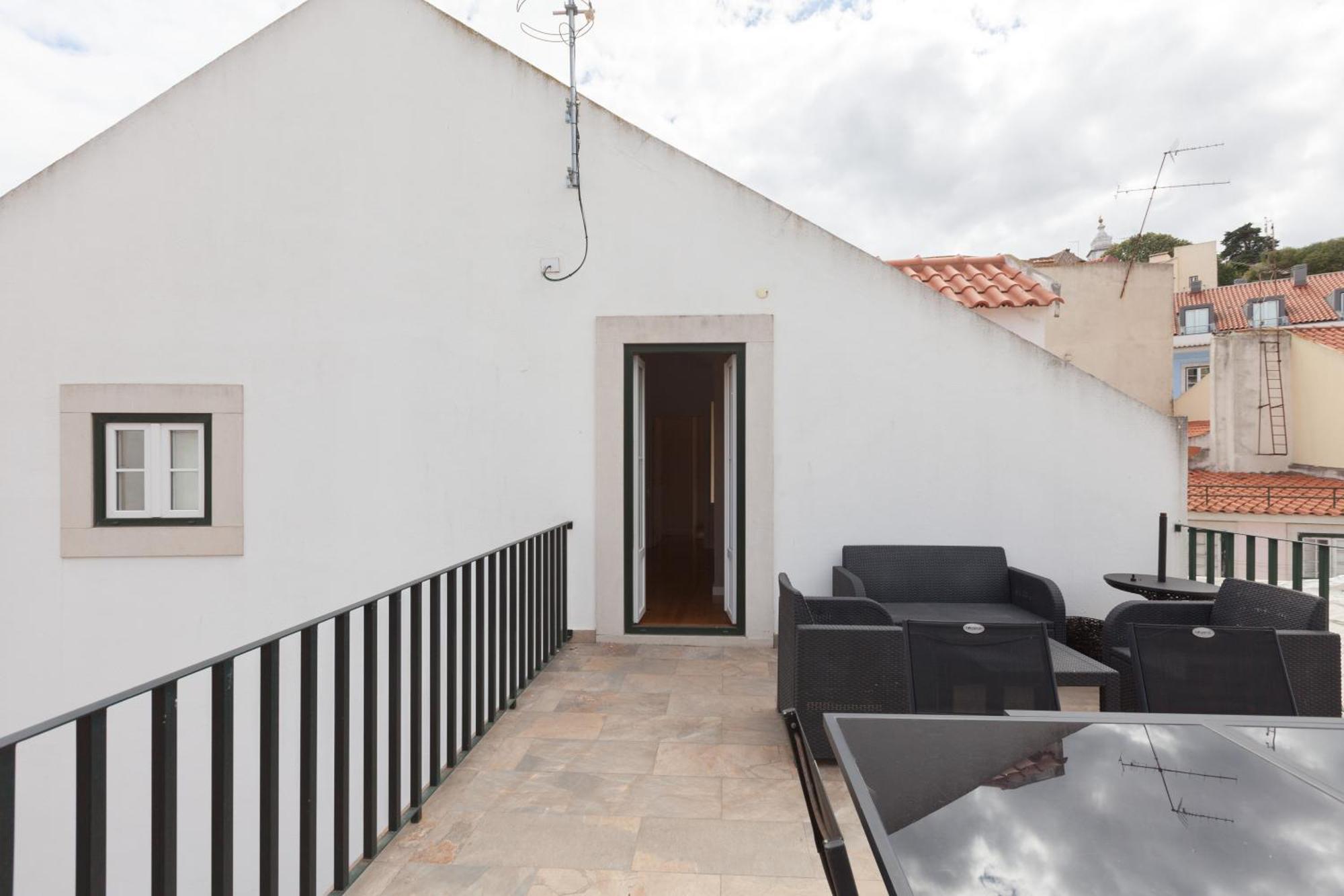 Flh Portas Do Sol Duplex With Terrace Apartment Lisbon Exterior photo